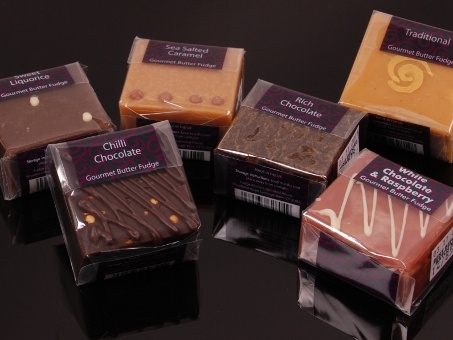 Fudge Kitchen, Sharing Square, Rhubarb Custard, 85g